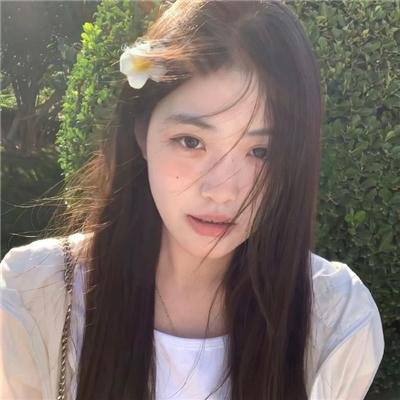 在大雪封闭的山庄里