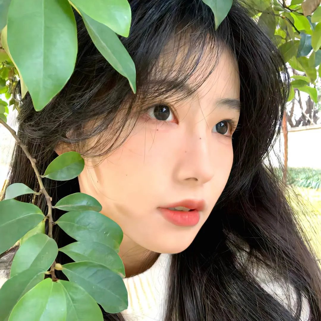 沙滩上的夏娃